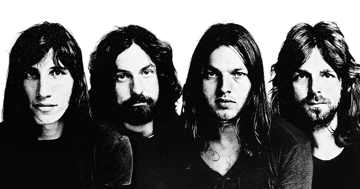 4 integrantes de una banda